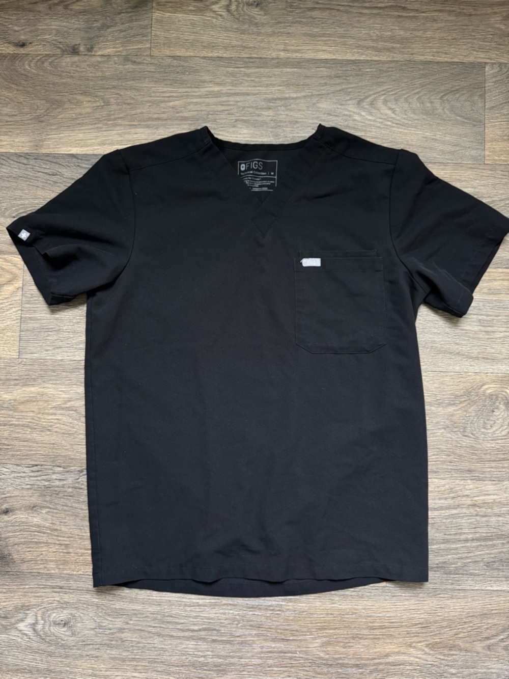 FIGS Technical Collection Men’s V-Neck Scrub Top Black Size M FM1500
